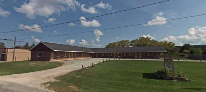 Hubbard Lake Motel - 2009 Street View (newer photo)